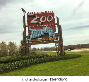 COLUMBUS, OHIO / USA - April 14, 2019: The Sign Near The Entrance Of Columbus Zoo And Aquarium. 