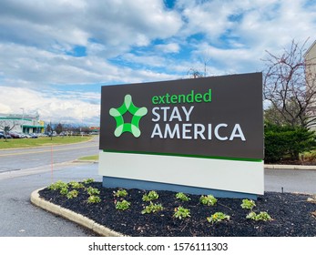 Columbus Ohio/ USA - November 2019: Extended Stay America Sign At The Entrance Of The Hotel.