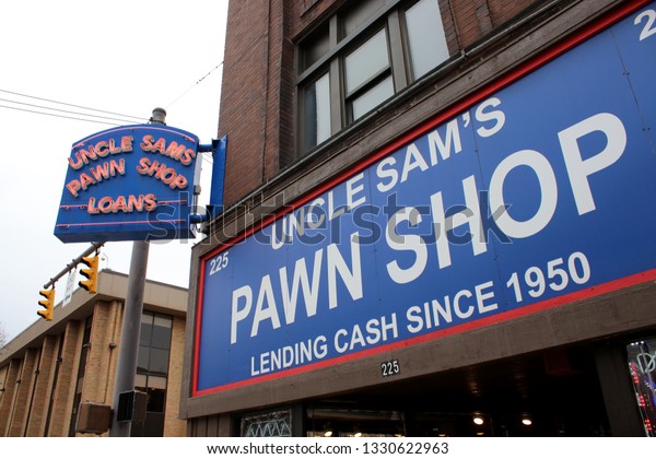 Pawn Shops Columbus Ohio >> Columbusohio February 282019 Uncle Sams Pawnshop Stock Photo Pawn Shops Columbus Ohio >> Columbusohio February 282019 Uncle Sams Pawnshop Stock Photo