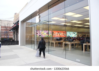 Columbus,Ohio/USA February 28,2019: Apple Store In Easton Town Center