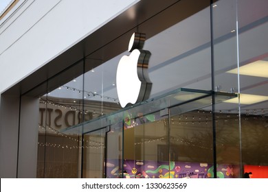 Columbus,Ohio/USA February 28,2019: Apple Store In Easton Town Center