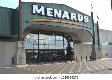 Columbus,OH/USA - July 24, 2017: Menards Home Improvement Store Exterior. Menards Is A Chain Of Home-improvement Centers In The Midwestern United States.