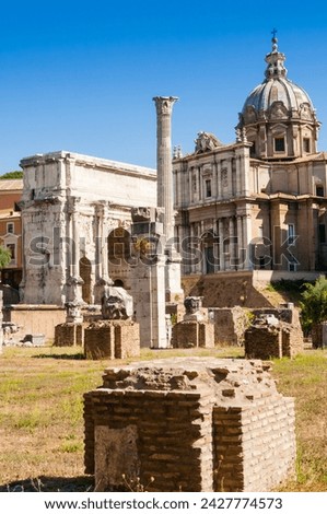 Column of phocas, arch of septimius severus, roman forum, unesco world heritage site, rome, lazio, italy, europe