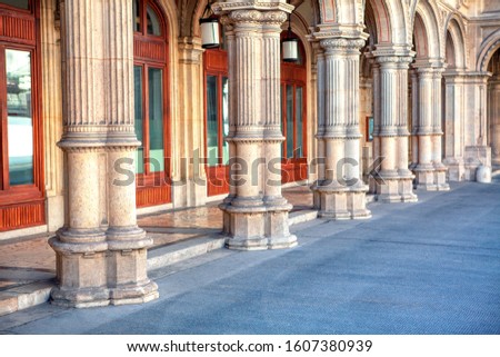 columns in baroque style of Vienna Operahouse