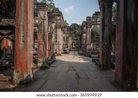 Columns of the ruined temple at Pra Khan, Angkor wat, Cambodia
