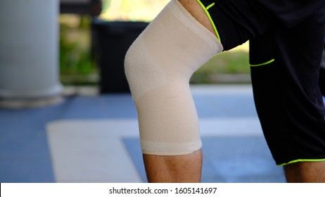 Comfort Protective Knee Support provides pain relief and protection to weak or injured knee joint.