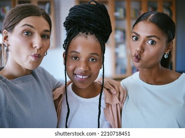 Comic Face, Selfie And Friends At University Class For Education Being Funny And Crazy Together. Portrait Of Women And Students With Diversity Photo At College Campus And Silly Expression At School