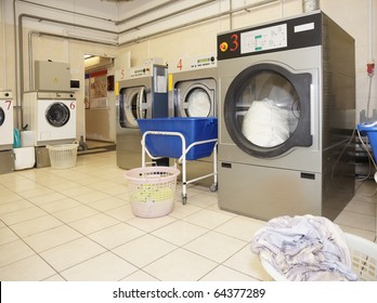 Commercial Laundry Interior Shot In Operation