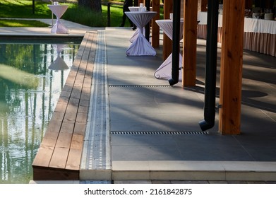 Commercial Outdoor Paving Ceramic Tile Wood Paving Gutters And Swimming Pool Areas In Public Interiors