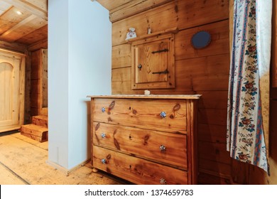 Bilder Stockfotos Und Vektorgrafiken Wohnung Kommode Shutterstock