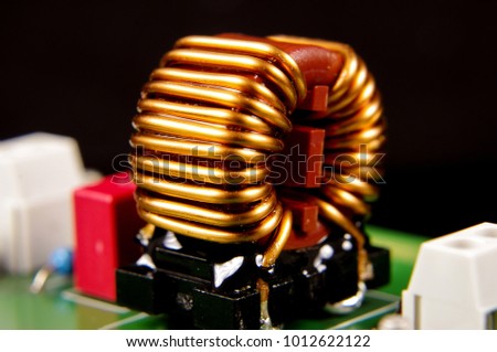 Common mode choke electronic component close up