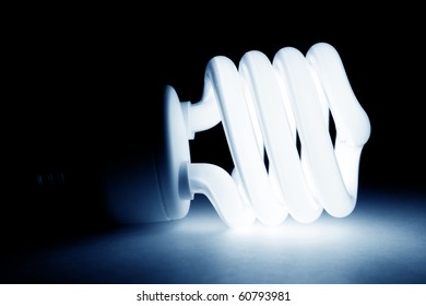 How To Clean Up A Broken Compact Fluorescent Light Bulb Cfl Fluorescent Light Bulb Bulb Flourescent Light Bulb