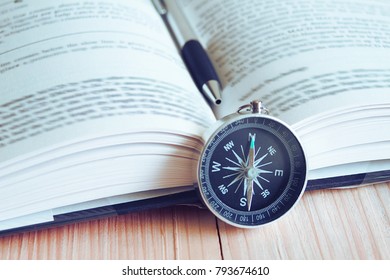 32,739 Book Compass Images, Stock Photos & Vectors | Shutterstock