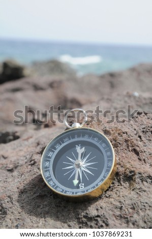 Compass and Ocean - Orientation Concept