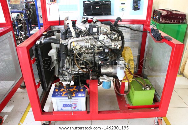 a\
complete picture of the Toyota Fortuner engine, the type of diesel\
engine, to be made to study the practice of car engine technicians\
in the workshop, Batang Indonesia, July 22,\
2019