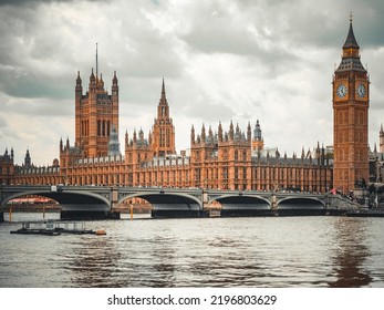 The complete view of the Parliament and the Big Ben - Shutterstock ID 2196803629