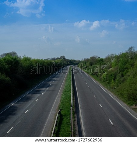 Completely empty dual carriageway during isolation