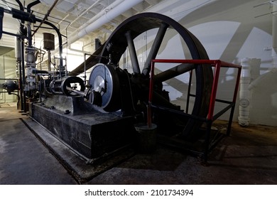 Components Of An Old Air Conditioning Unit In Waukegan, USA