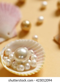 composition of the different types of pearls and shells