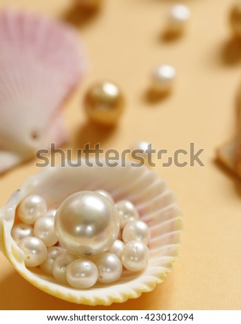 composition of the different types of pearls and shells