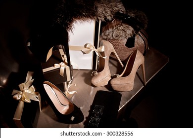 Composition Luxury Elegant High Heeled Shoes, Gift Boxes, Glamour Bag, Fox Fur