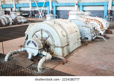 Compression Department Machinery. Chemical Industrial Interior Example. High Pressure Nitrogen Turbine Compressors Of Nitrogen Fire Extinguishing System.