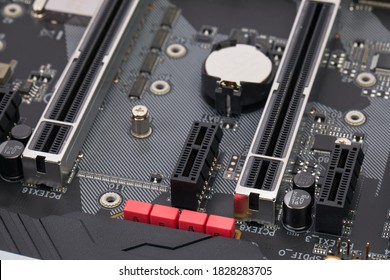 Computer Mainboard With PCI Express Expansion Card Slots