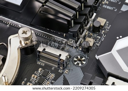 Computer mainboard with PCI express expansion card slots