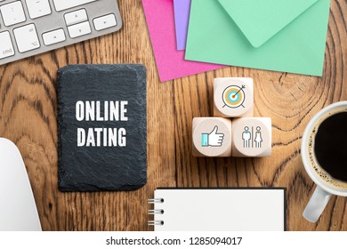 computer place and slate plate with message 