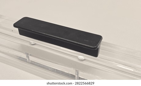 Concealed Black Rectangular Flush Pull Handle Recessed Aluminum Zinc Alloy Sliding Door Cabinet Wardrobe Hardware Grip Mounted with Screws on Clear Acrylic Glass Panel Structure