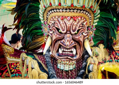 Concepcion De La Vega, DOMINICAN REPUBLIC - FEBRUARY 09, 2020: Closeup Man In Scary Native Indian Mask Poses For Photo At Dominican Carnival On February 9 In Concepcion De La Vega