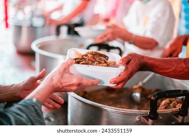 the concept of begging and hunger : Hunger problems of the poor have been donated food to reduce hunger : the concept of food shortage in the world : Donate Food with Love and Hope to the Poor