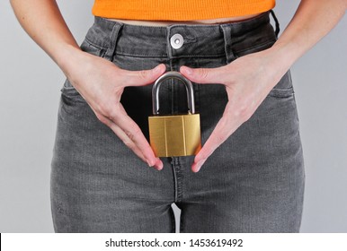 Locked chastity shemale in Chastity