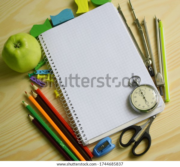 \
The concept of education at school or\
college. stationery supplies. View from\
above.