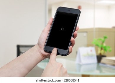 concept of system error or no connection to wifi on smartphone screen in people hand