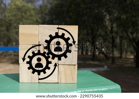 Concept that everything has to flow in a company, is represented through gears that helps us understand that if one fails the rest will too, and if everything moves in the same direction, it will work