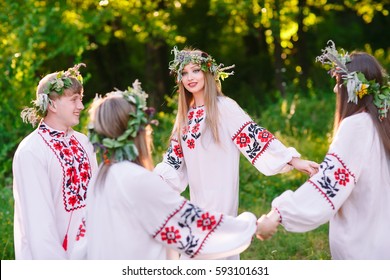 Familie Orgie Images Stock Photos Vectors Shutterstock