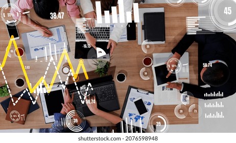 Conceptual Vision Of Business People In The Corporate Staff Meeting . Concept Of Digital Technology For Marketing Data Analysis And Investment Decision Making .