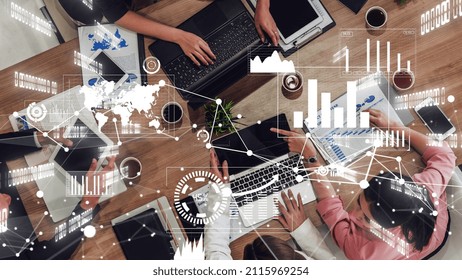 Conceptual Vision Of Business People In The Corporate Staff Meeting . Concept Of Digital Technology For Marketing Data Analysis And Investment Decision Making .