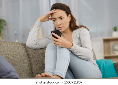 5,449 Concerned Woman Phone Images, Stock Photos & Vectors | Shutterstock