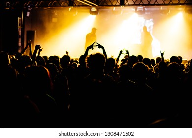 283,797 Artist on stage Images, Stock Photos & Vectors | Shutterstock