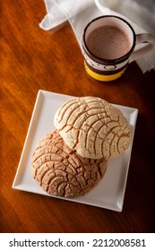 Conchas. Mexican Sweet Bread Roll With Seashell-like Appearance, Usually Eaten With Coffee Or Hot Chocolate At Breakfast Or As An Afternoon Snack.