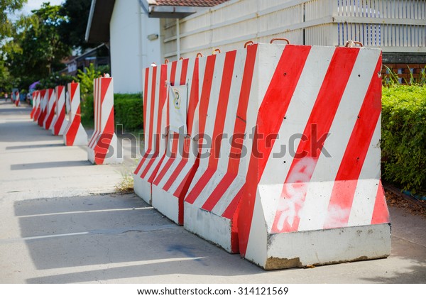 concrete barrier for\
construction area