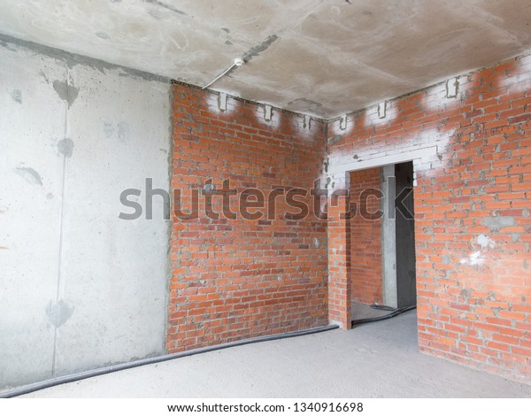 Ремонт в квартире. Mur dans une Maison de Construction de Bâtiments. Outil pour la réparation d'un appartement Photo Stock - Alamy