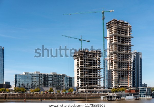 Concrete Building Construction Cranes Foto Stock 1173558805 | Shutterstock