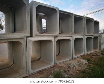 Concrete Drainage Culvert Pipe On Construction Stock Photo 795726172 ...