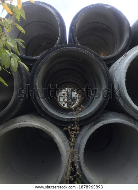\
CONCRETE PIPES IN THE\
STREET