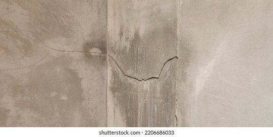 Concrete That Cracks Buildings Or Walls Leading To Obvious Crevices.This Can Cause Wear And Tear And Cause Concern Or Trouble For The User. The Cracks In Old Cement Wall Were Visible As Long Fissures.