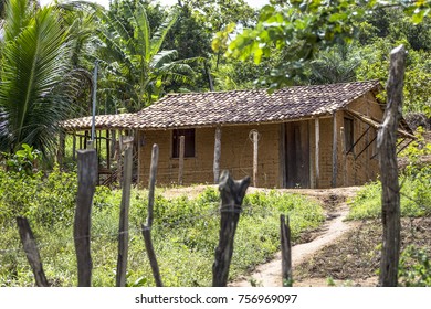 Conde, Bahia, Brazil, August 22, 2013. House Of Clay Built And Stick A Pike And Paja Clay, In The Rural Area Of Conde, North Coast Of Bahia State