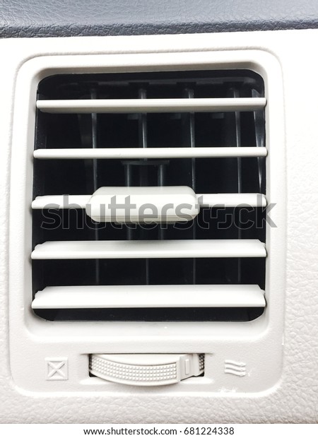 Conditioner air of\
car